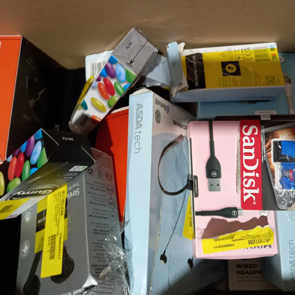 BOX OF APPROXIMATELY 15 ASSORTED ELECTRICAL ITEMS TO INCLUDE ASDA TECH WIRELESS EARBUDS, BLACKWEB SYNC AND CHARGE CABLE, JVC WIRELESS EARBUDS, ETC