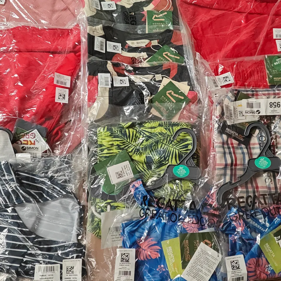 LOT OF 13 ASSORTED BRAND NEW REGATTA ITEMS IN VARIOUS STYLES AND SIZES