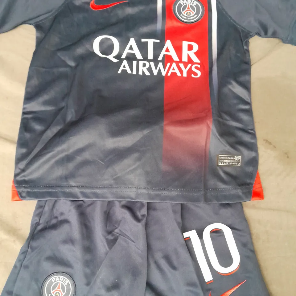 NIKE CHILDREN'S PARIS SAINT-GERMAIN MBAPPÉ NUMBER 10 KIT SIZE 20