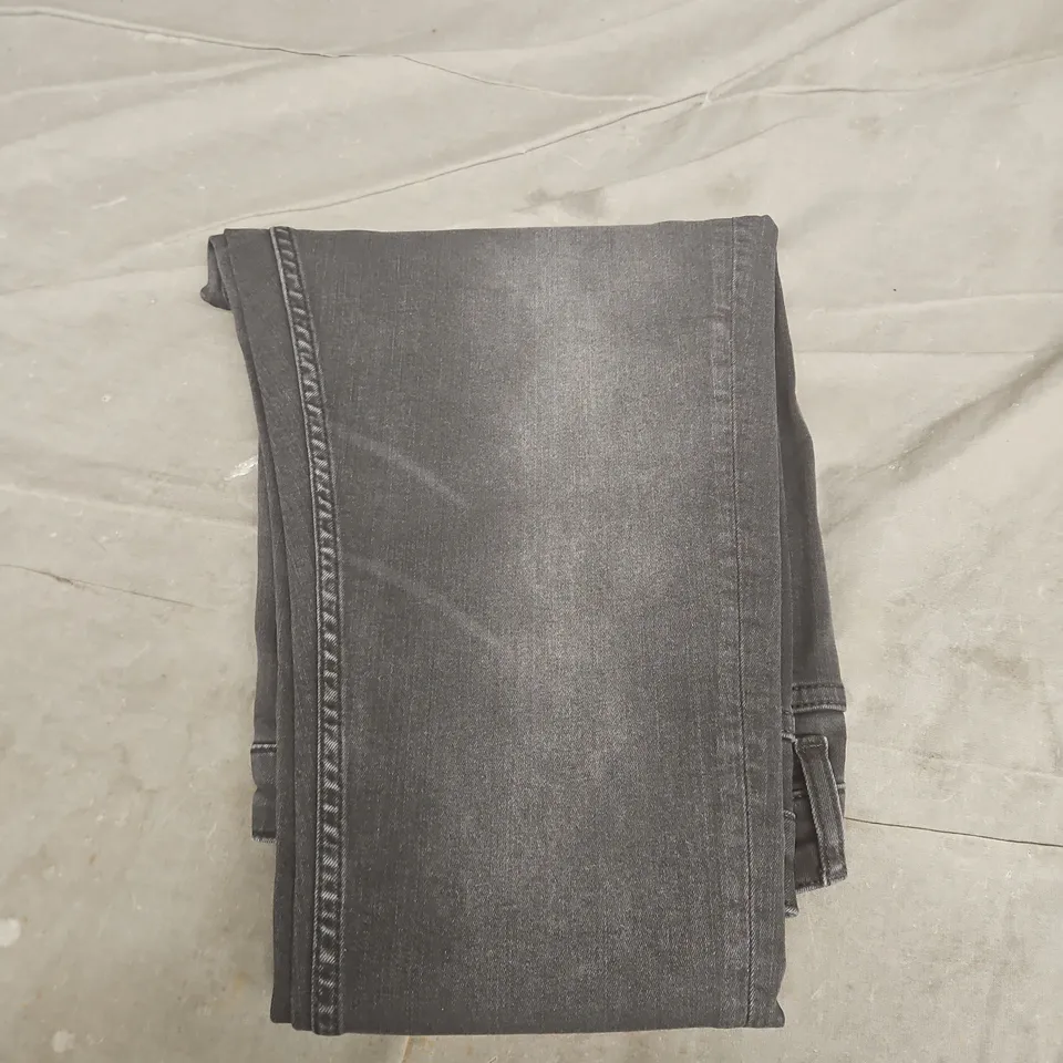LEGEND LONDON GREY JEANS – SIZE 34 LONG