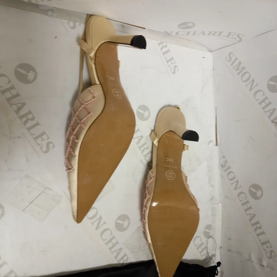 CHANEL POINTED TOE HEEL BEIGE/WOOD SIZE 38