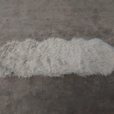 BRAND NEW BAGGED PACO HOME PLAYA RUG - 160 x 55cm