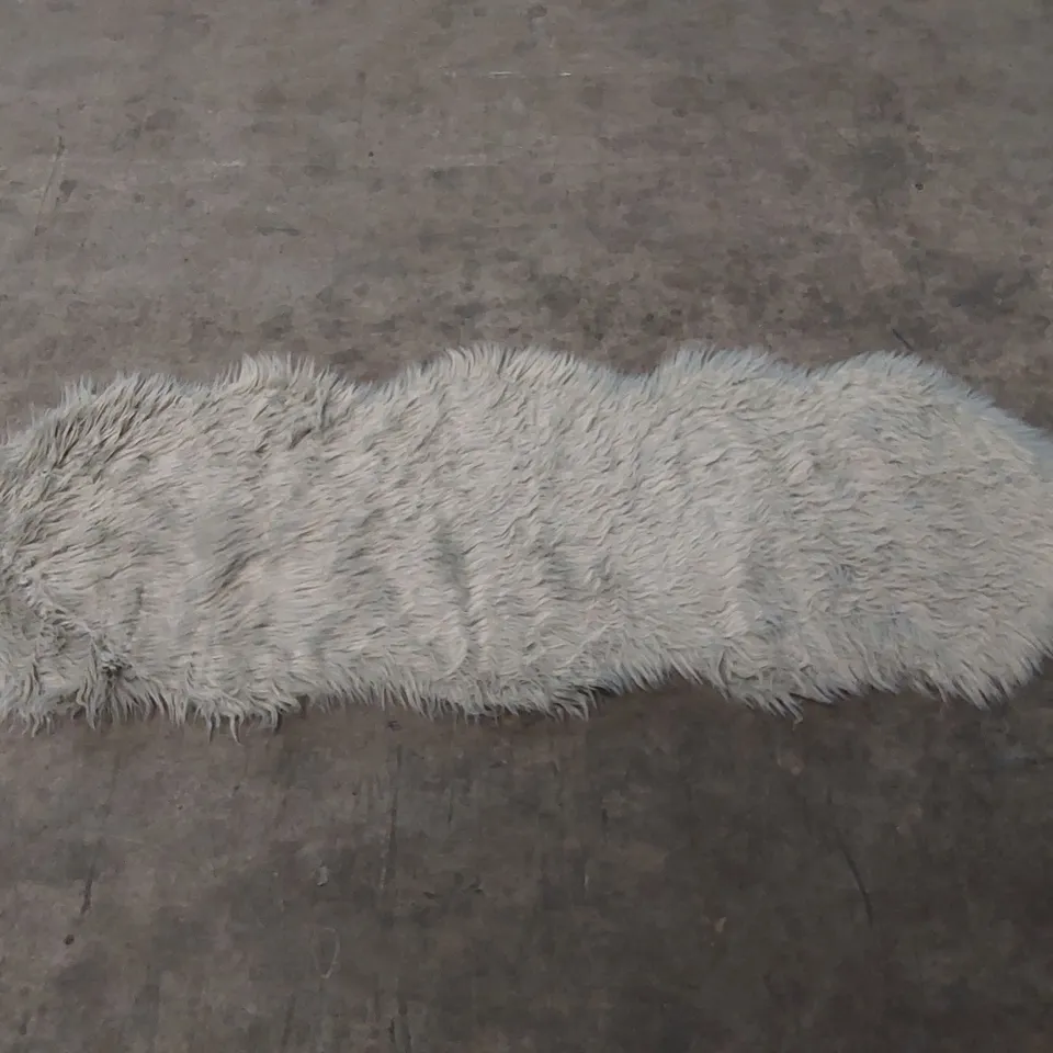 BRAND NEW BAGGED PACO HOME PLAYA RUG - 160 x 55cm