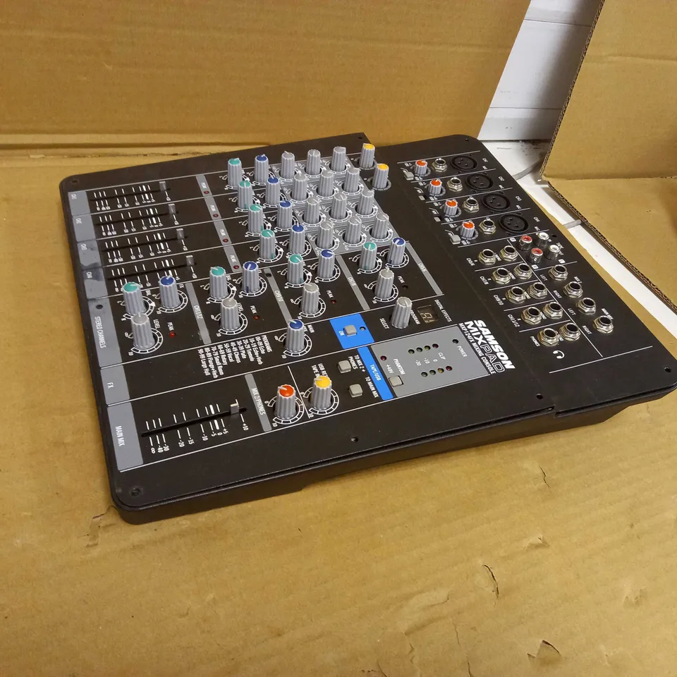 SAMSON MXP124FX COMPACT 12-INPUT STEREO MIXER WITH EFFECTS AND USB