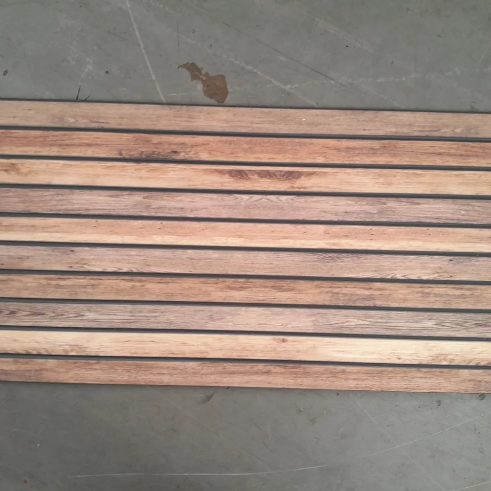 BOXED UNBRANDED WOOD EFFECT FOAM BOARD - COLLECTION ONLY