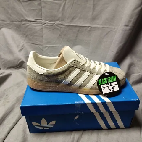 ADIDAS ORIGINALS MUNCHEN PEBBLE SUEDE TRAINERS – UK SIZE 6