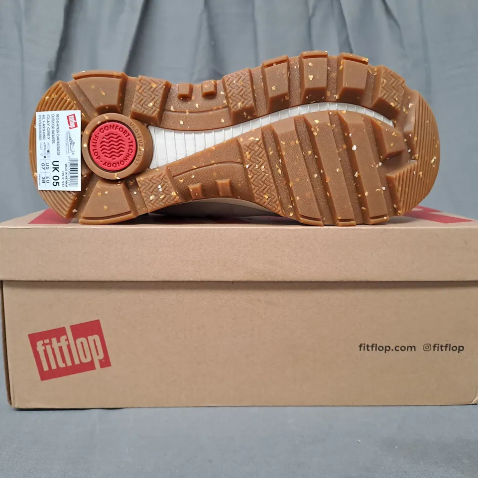 BOXED PAIR OF FITFLOP NEO-D-HYKER CANVAS/SUEDE OUTDOOR SNEAKERS IN GREY/CLAY UK SIZE 5