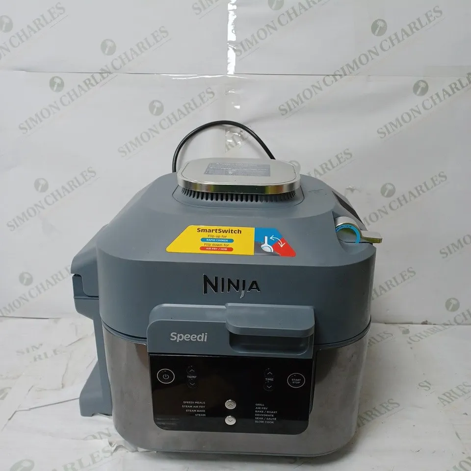 NINJA SPEEDI RAPID COOKER