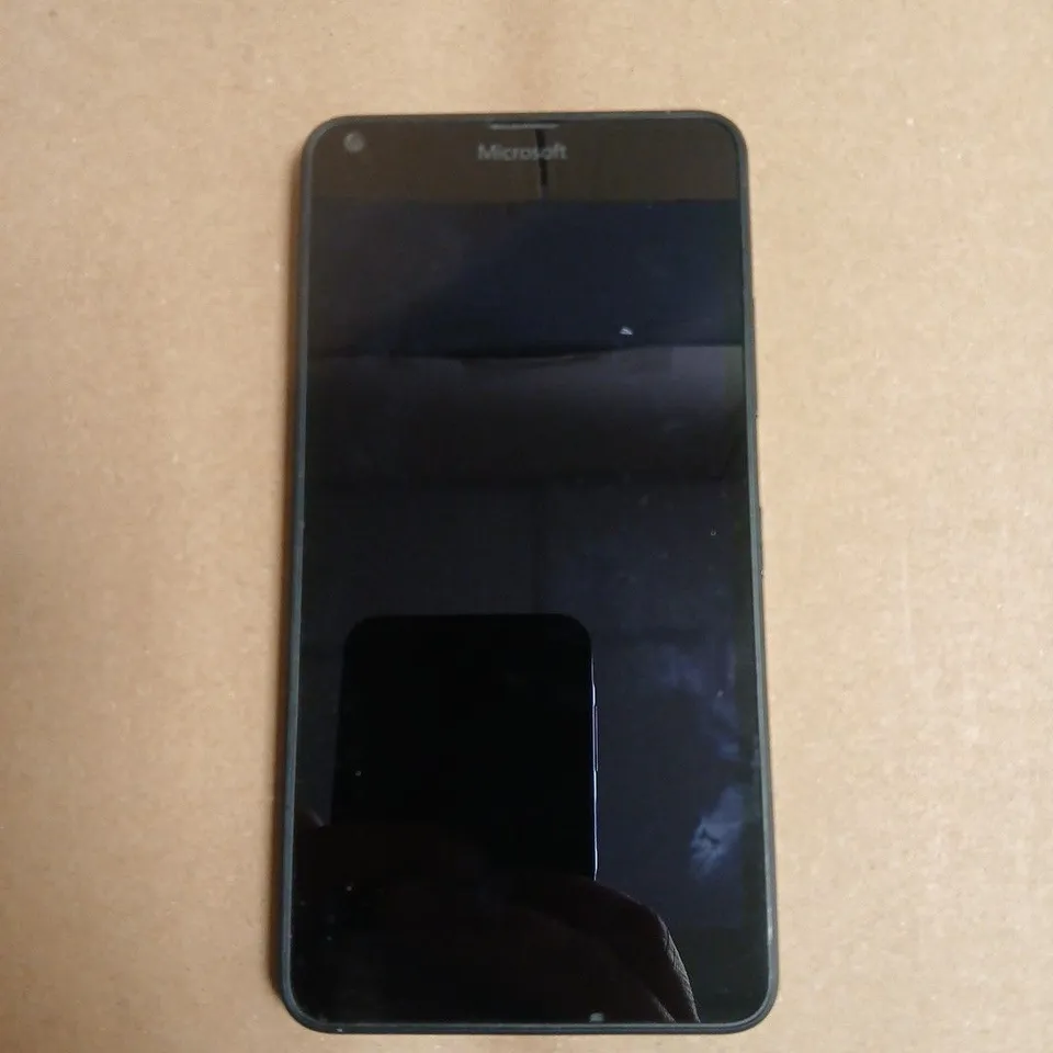 MICROSOFT SMARTPHONE – BLACK - MODEL UNSPECIFIED 