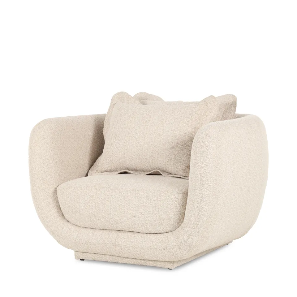 BRAND NEW BOXED BAIE SNUGGLER CHAIR IN FORZA FABRIC WITH 2 SCATTER CUSHIONS - NATURAL