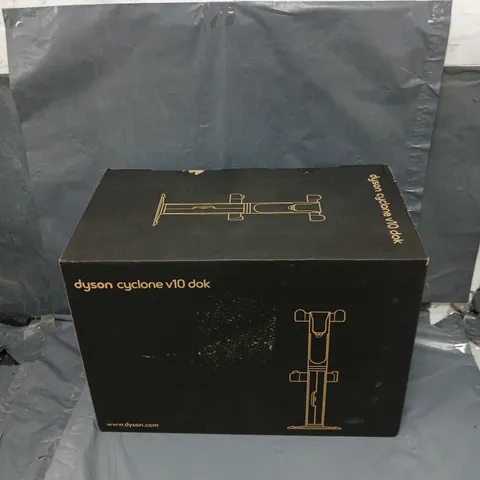 BOXED DYSON CYCLONE V10 DOK 