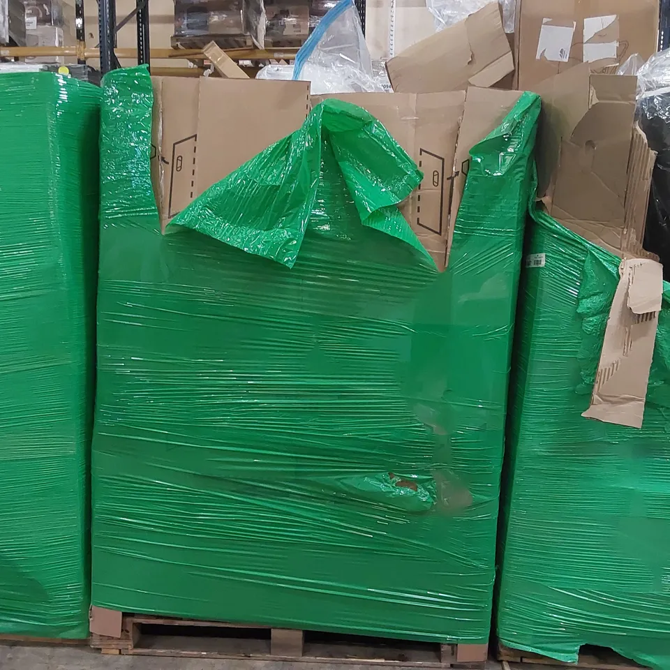 PALLET OF ASSORTED CONSUMER PRODUCTS TO INCLUDE: RETRACTABLE BABY GATES, PET BACKPACK, LAPTOP DESK, RUGS ECT