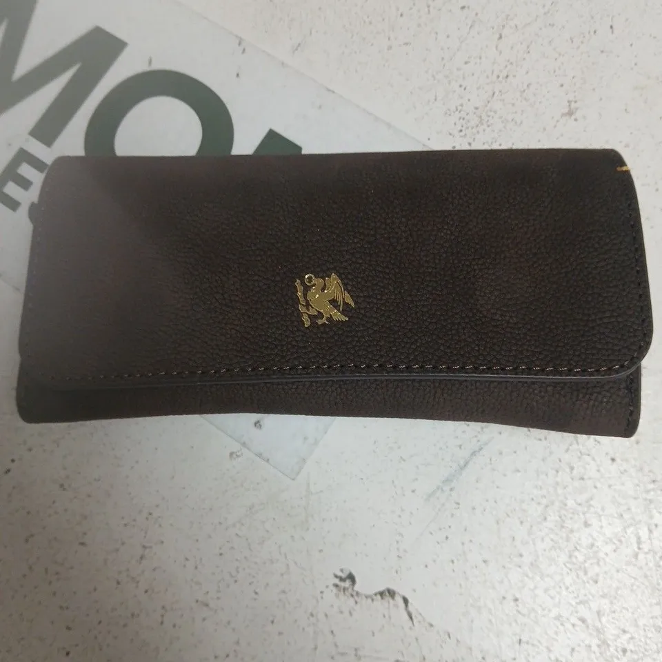 PRAGNELL SUNGLASSES - BLACK TORTOISESHELL FRAME WITH GOLD LOGO ON TEMPLE, WITH BROWN LEATHER CASE