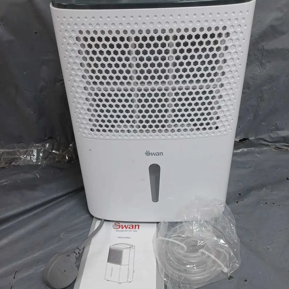 SWAN 10-LITRE DEHUMIDIFIER - WHITE RRP £99.99