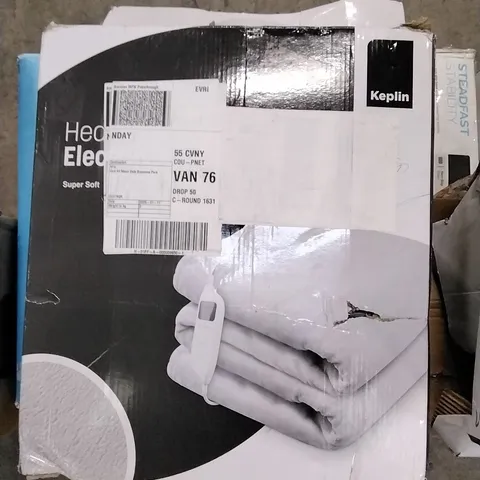 BOXED KEPLIN ELECTRIC HEATED THROW WITH REMOTE