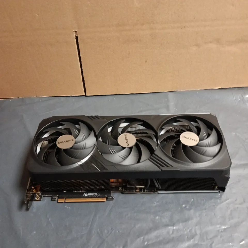 GIGABYTE GEFORCE RTX 4090 GAMING OC 24GB GDDR6X GRAPHICS CARD. NO GPU, RAM