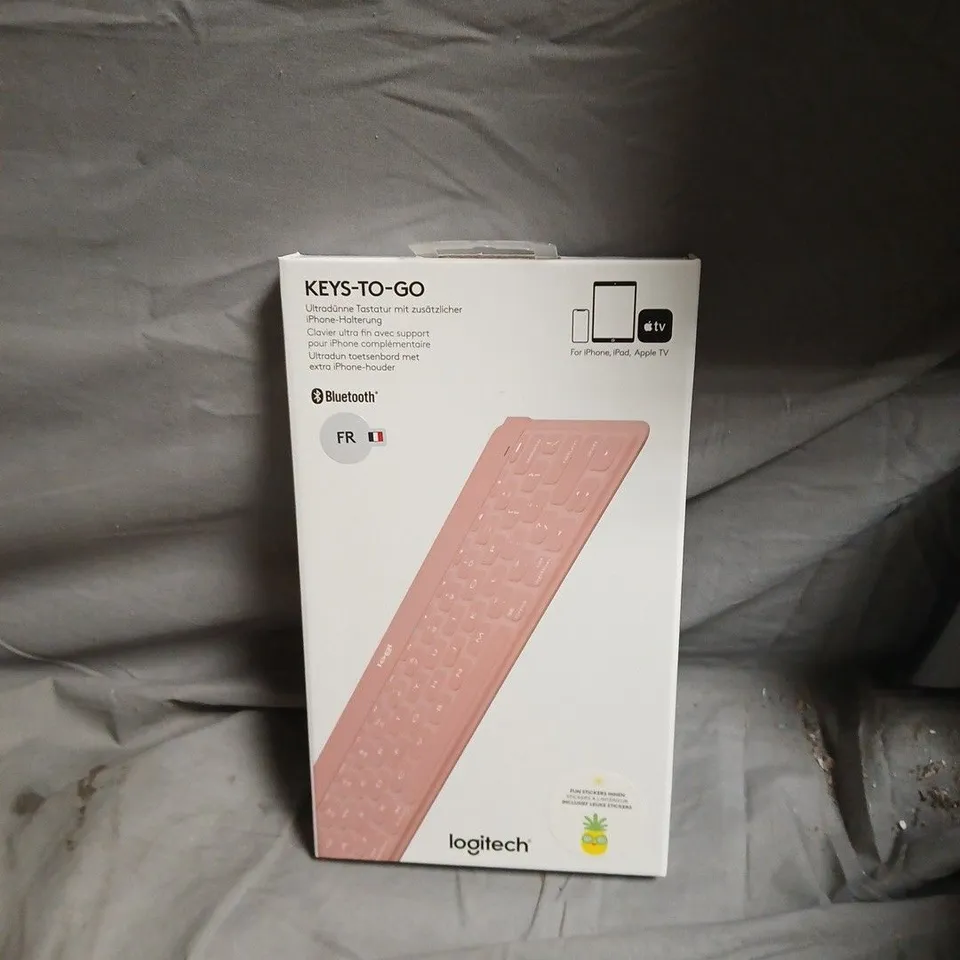 BOX OF APPROXIMATELY 20 LOGITECH KEYS TO GO ASSORTED COLOURS 