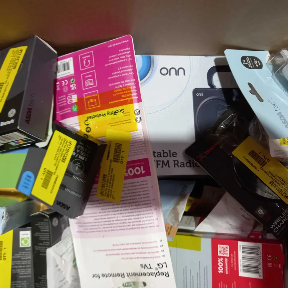BOX OF APPROXIMATELY 15 ASSORTED ELECTRICAL ITEMS TO INCLUDE ASDA TECH TRUE WIRELESS ACTIVE NOISE CANCELLNG EARBUDS, MIXX LIGHTNING TO USB CABLE, BLACKWEB SYNC AND CHARGE CABLE, ETC