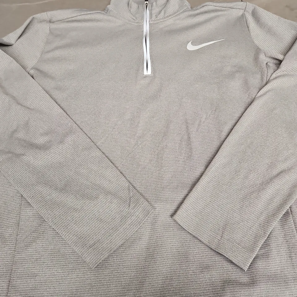 NIKE 1/4 ZIP LOGO TOP - SIZE LARGE 