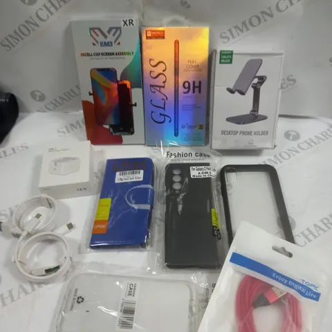 APPROXIMATELY 20 ASSORTED SMARTPHONE ACCESSORIES TO INCLUDE SCREEN PROTECTORS, CASES, CHARGING CABLES ETC