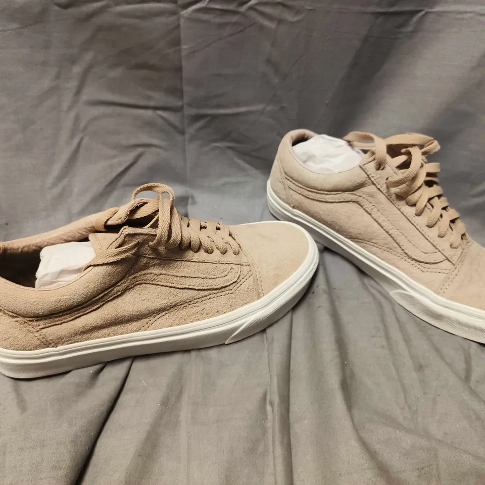 BEIGE SUEDE VANS WOMANS - SIZE 6.5