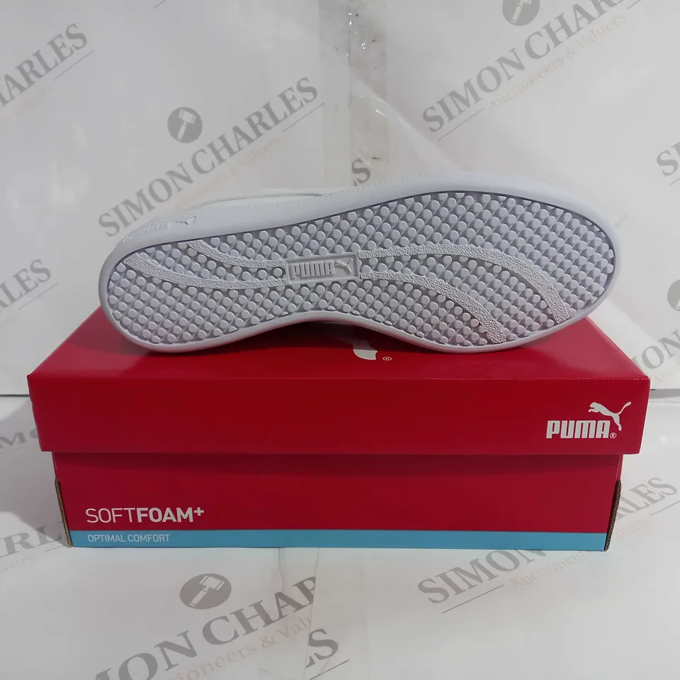 BOXED PUMA SMASH WNS V2 WHITE TRAINER - WOMENS  UK 4 1/2 