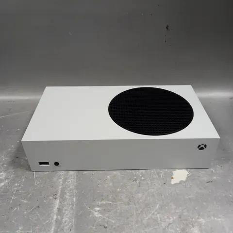 XBOX SERIES S CONSOLE IN WHITE