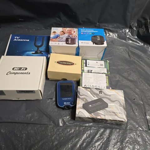 ASSORTED ELECTRONICS & MEDICAL DEVICES LOT – FREESTYLE LIBRE 2 READER, TV ANTENNA & HI-FI COMPONENTS