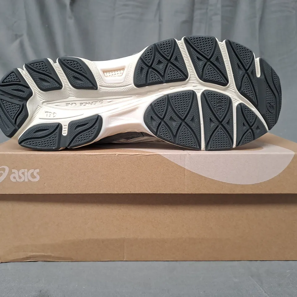 BOXED PAIR OF ASICS GEL-NYC SHOES IN GREY UK SIZE 8.5