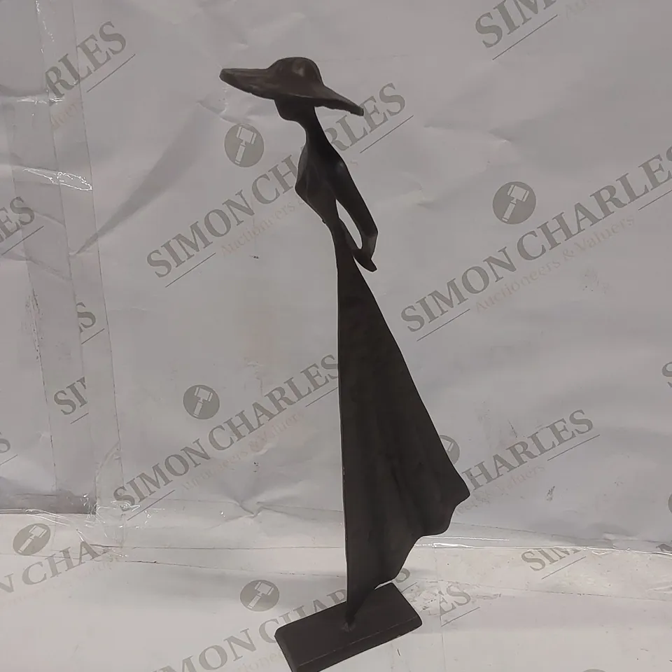 BOXED HIBBING SUMMER HAT GIRL IRON FIGURINE 33cm