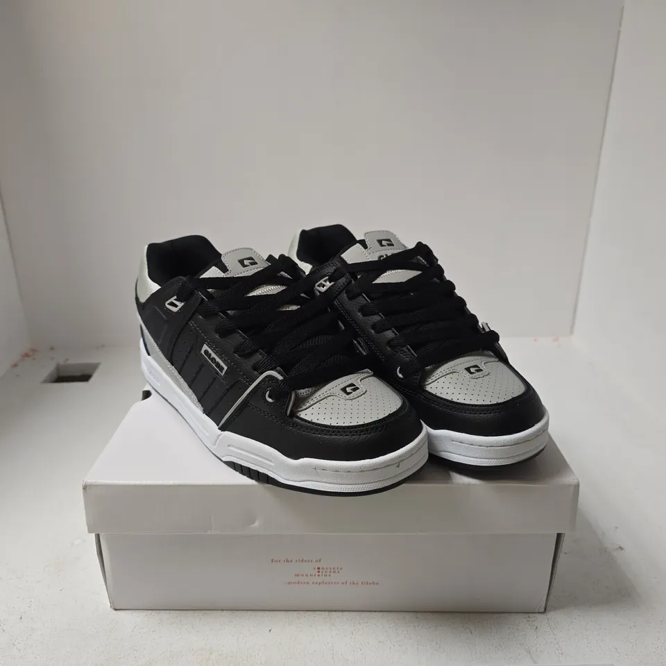 GLOBE FUSION BLACK/STEEL/WHITE UK 11 BOXED