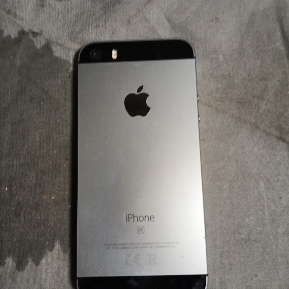 APPLE IPHONE SE SMARTPHONE