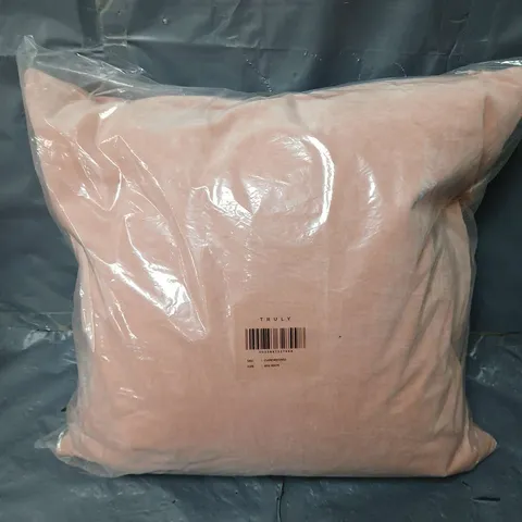 BAGGED TRULY VELVET SQUARE CUSHION IN BLUSH (50x50cm)