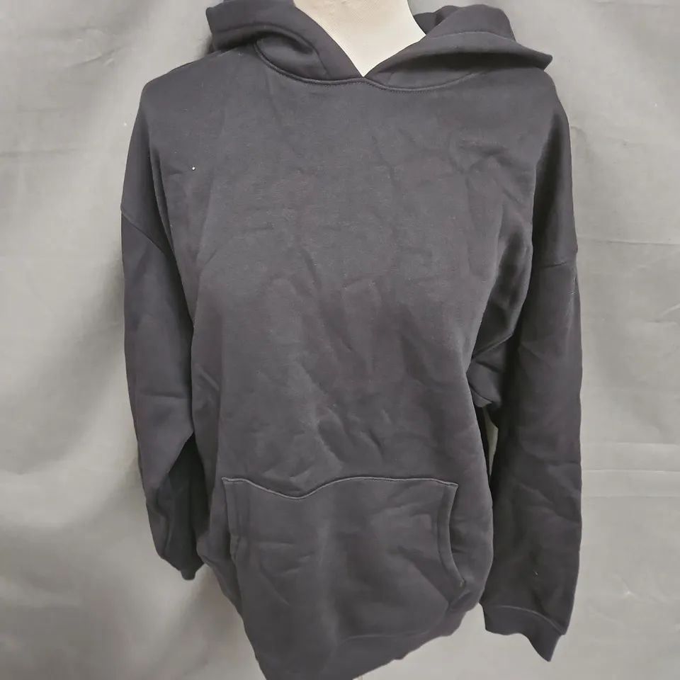 SKIMS FLEECE LOUNGE RELAXED HOODIE IN WASHED ONYX SIZE L
