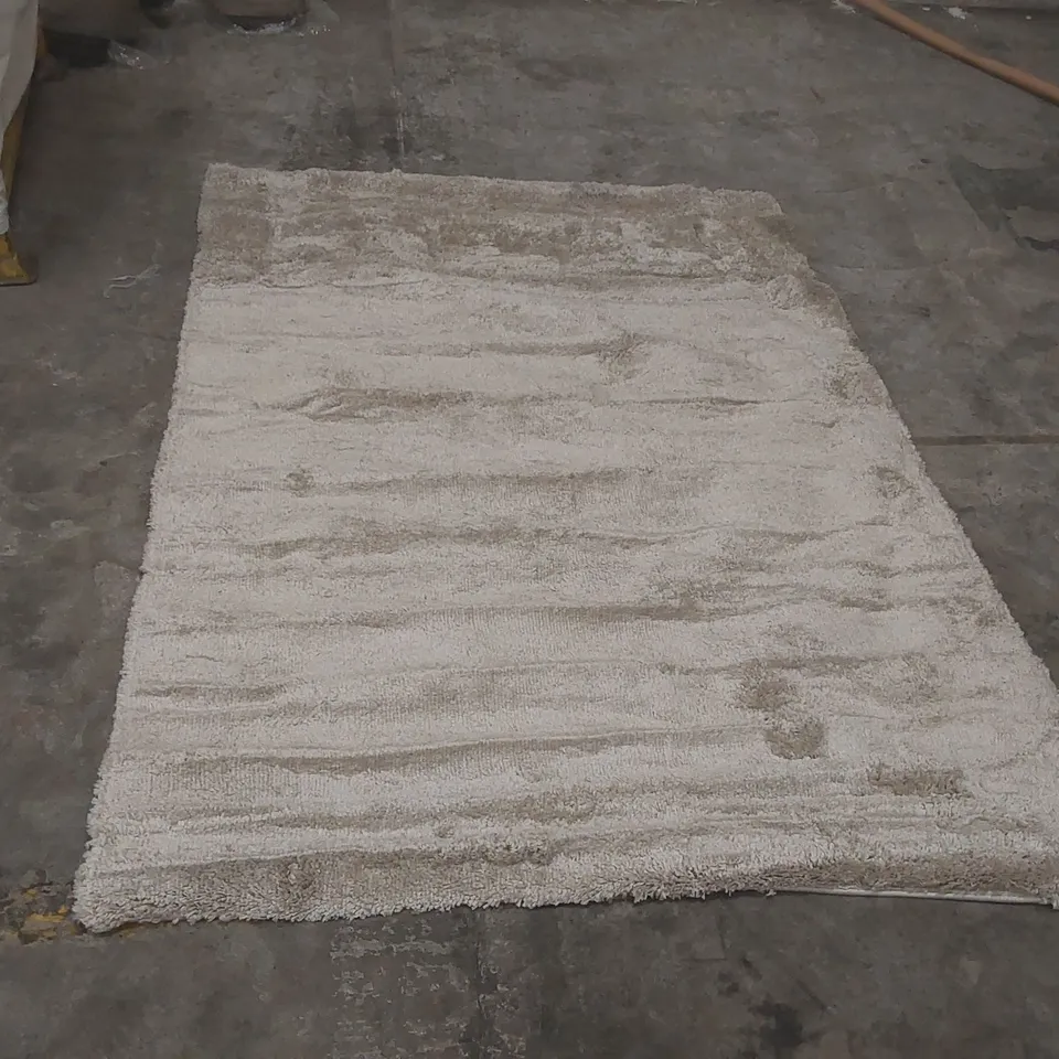 QUALITY DESIGNER AREA RUG - APPROXIMATELY 225 x 156cm