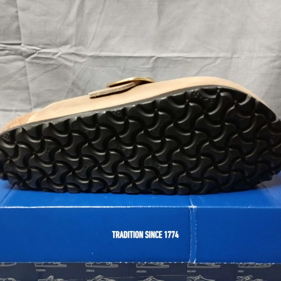 BOXED PAIR OF BIRKENSTOCK BOSTON BIG BUCKLE CLOGS IN SAND - SIZE 40