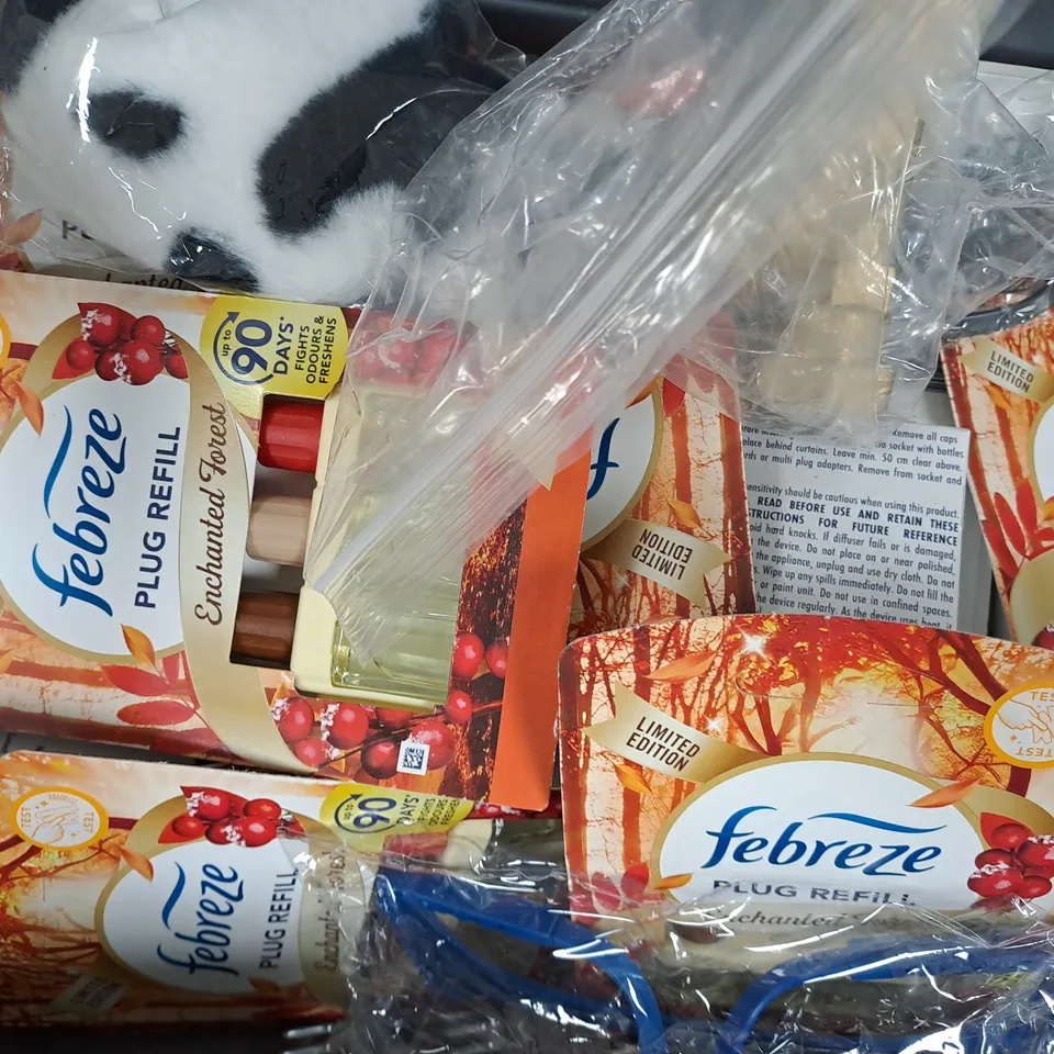 APPROXIMATELY 20 ASSORTED HOUSEHOLD ITEMS TO INCLUDE LAUNDRY CAPSULES, FEBREZE PLUG REFILL, ETC