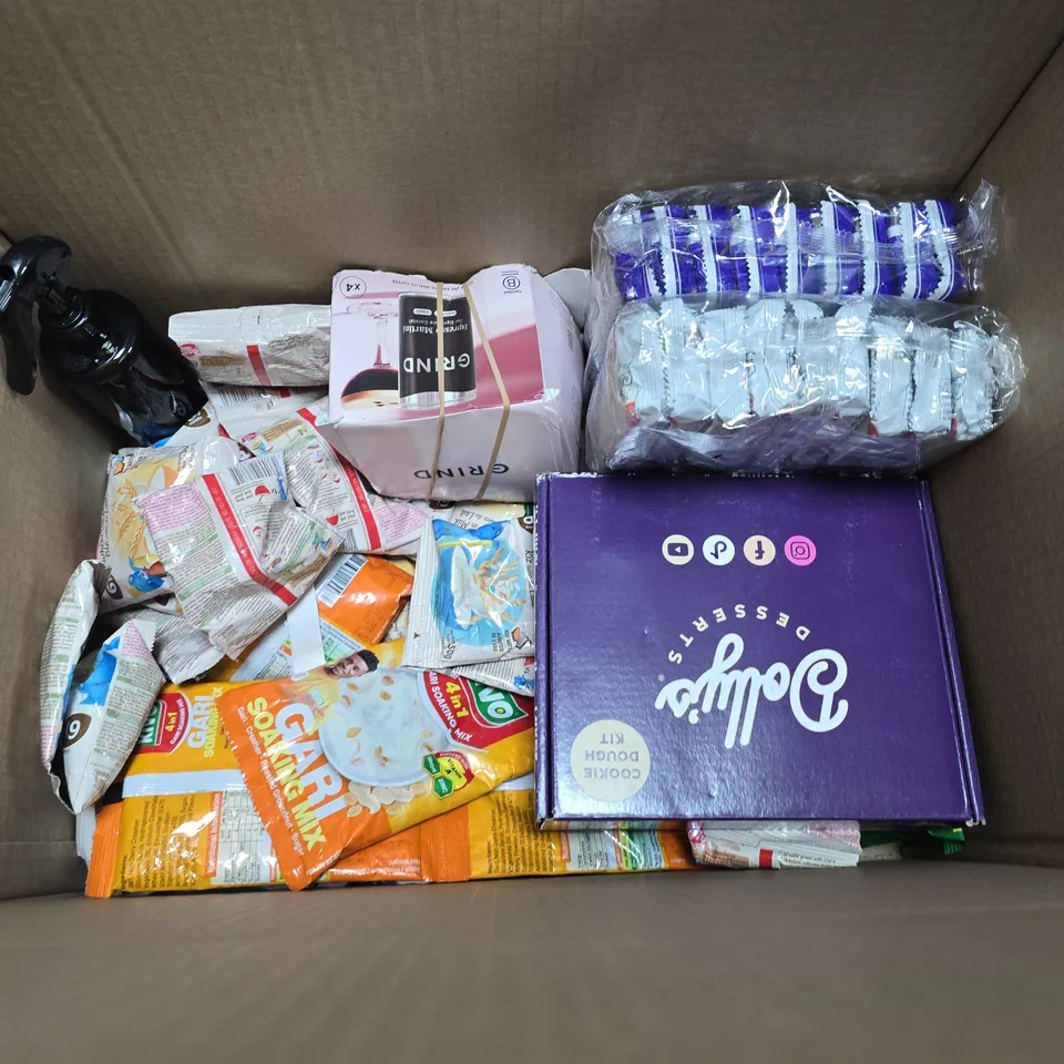 LOT OF APPROXIMATELY 30 ASSORTED FOOD ITEMS TO INCLUDE TURKISH DELIGHT, CELERAC AND SKINNYS MAPLE SYRUP