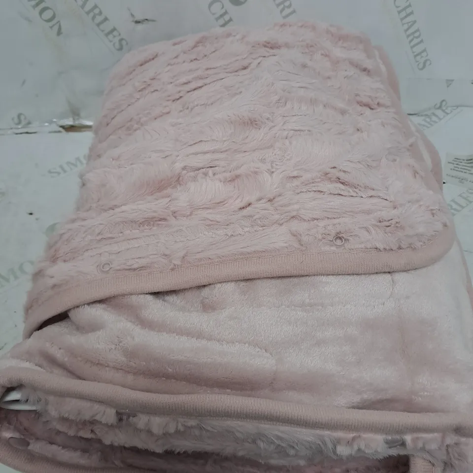 COZEE HOME FAUX FUR HEATED THROW IN PINK