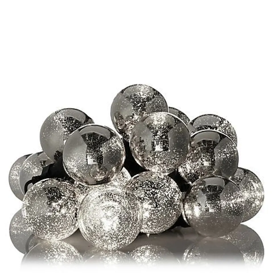 GARDEN REFLECTIONS 15M SOLAR LIGHT STRAND WITH 20 GLOBE LED BULBS