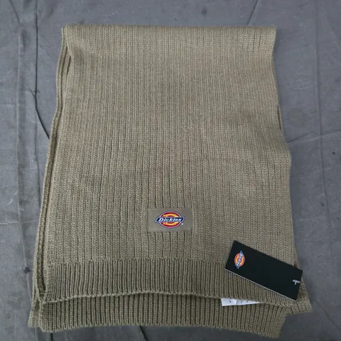 DICKIES ONE SIZE SCARF IN OLIVE