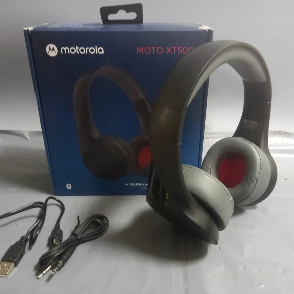 BOXED MOTOROLA MOTO XT500 WIRELESS OVER-EAR HEADPHONES