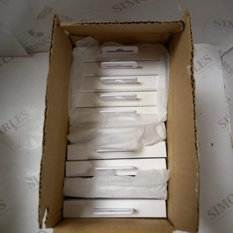 LOT OF APPROXIMATELY 10 TECH21 IPHONE 6 PLUS EVO MESH SPORT PHONE CASES - GREEN