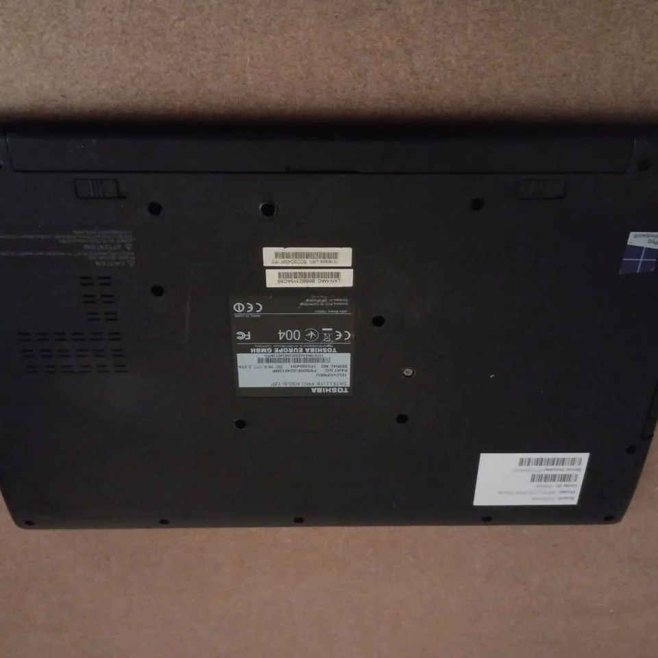 TOSHIBA SATELLITE PRO R50-B-12P LAPTOP