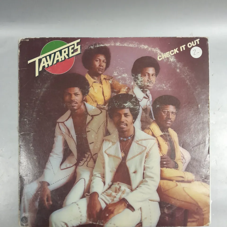 APPROXIMATELY 20 ASSORTED VINYLS TO INCLUDE DEMIS ROUSSOS, 10 CC, PHILIPS SAYCE ETC 