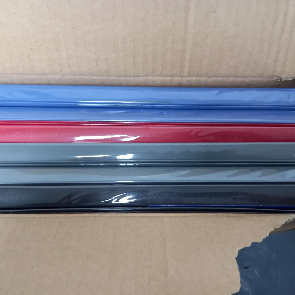 12 A4 DISPLAY BOOK 20 POCKETS IN VARIOUS COLOURS
