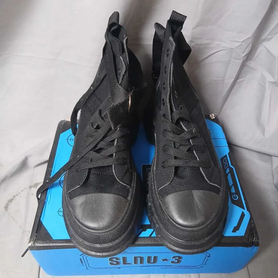 SLNU-3 BLACK CASUAL BOOTS (EU 38) HP09