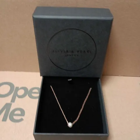 BOXED OLIVIA & PEARL PENDANT NECKLACE ON CHAIN