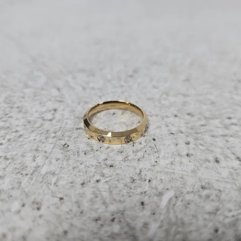 DANIEL WELLINGTON YELLOW GOLD RING WITH SMALL STONES
