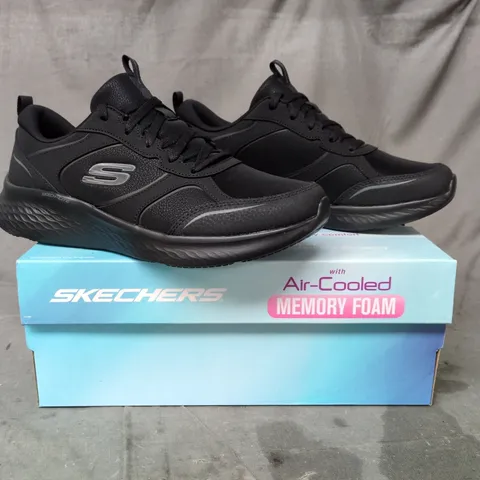 BOXED PAIR OF SKECHERS TRAINERS IN BLACK SIZE 7